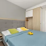 Bel Mare C104 Nowoczesny Z Ogrodem I Tarasem By Renters
