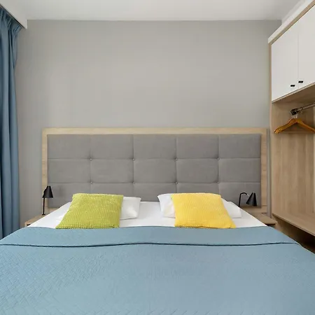 Bel Mare C104 Nowoczesny Z Ogrodem I Tarasem By Renters מידזיזדרויה